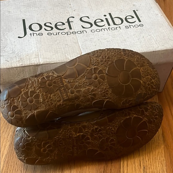Josef Seibel Tan Rosalie Flats Comfortable Loafers - Picture 4 of 5